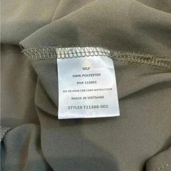 Lush green light weight flowy tank top in size xl - Picture 4 of 4